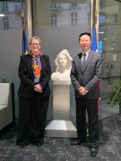 证监会主席吴清访问法国、巴西金融监管部门并